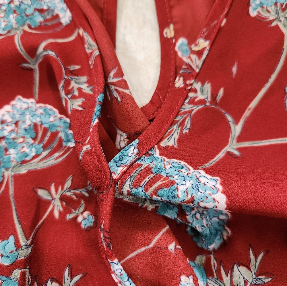 Sienna Sky Floral Bell Sleeve Blouse - Size Small - Picture 4 of 8